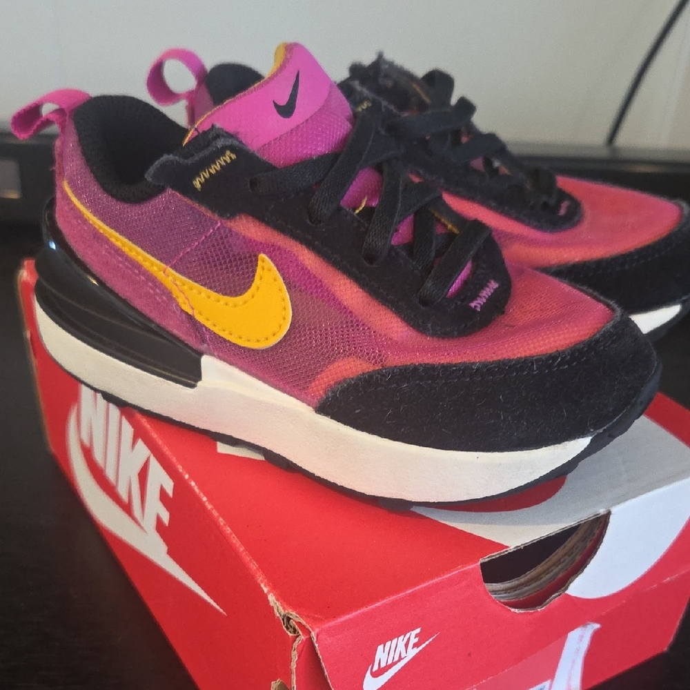 Nike Waffle One Fuchsia and Gold Sneakers